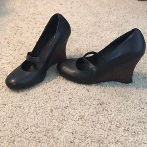 Aldo black wedge shoes